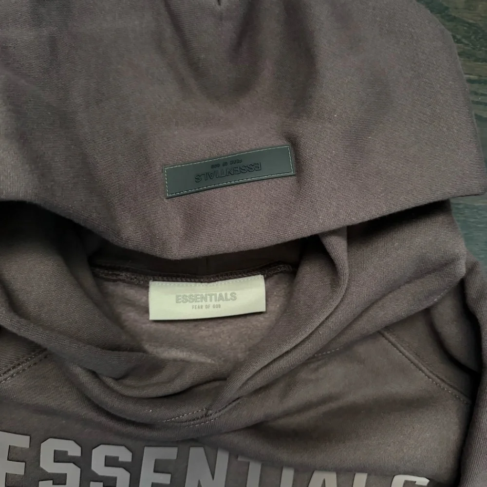 Fear of God Essential’s Plum Hoodie New With Tags Size XS - Picture 4 of 6